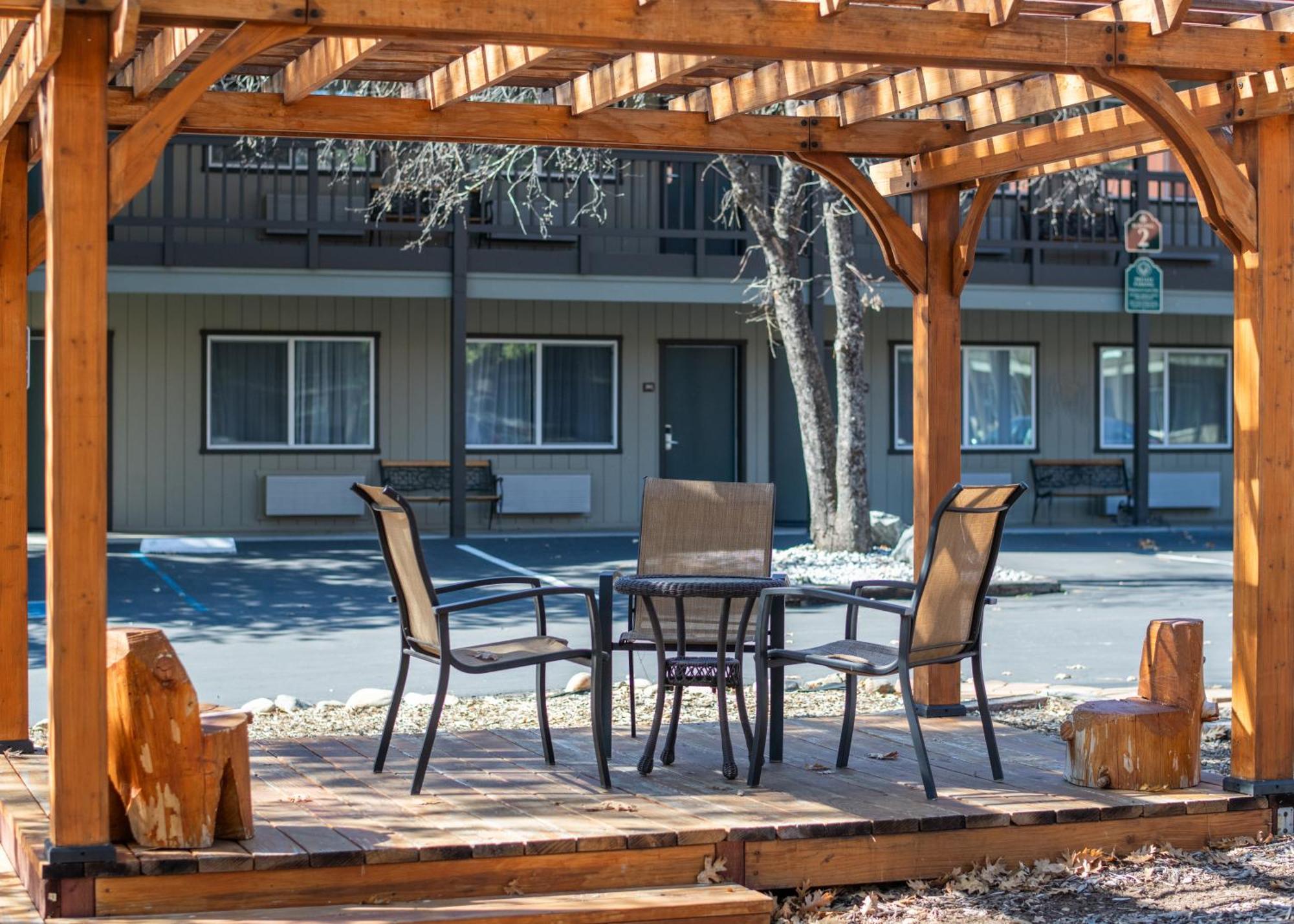 Hotel Yosemite Westgate 3*
